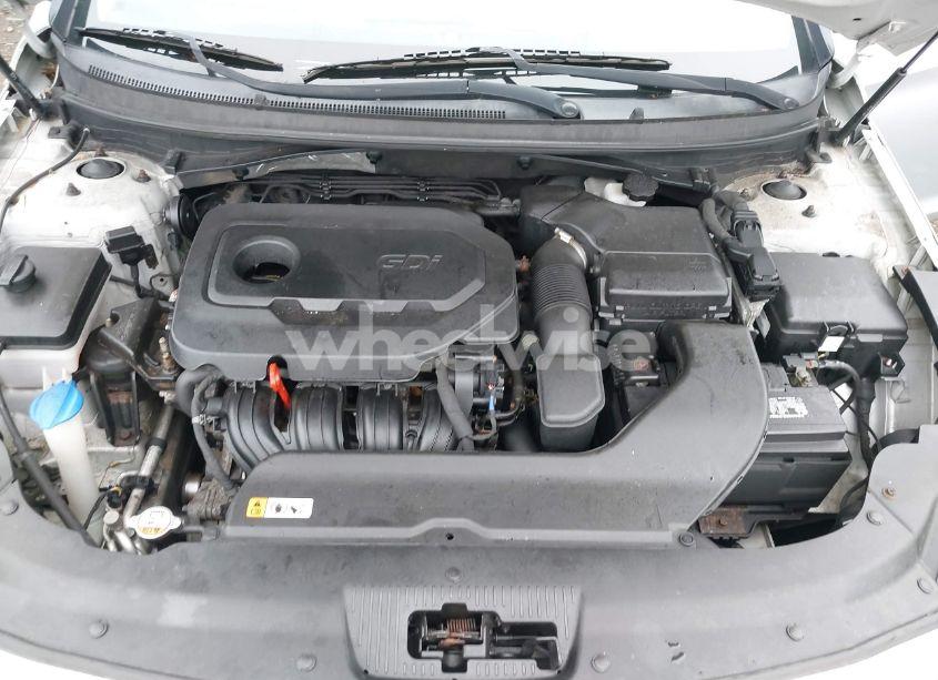 Photo 10 of 2016 Hyundai Sonata SE (VIN 5NPE24AF7GH377089)