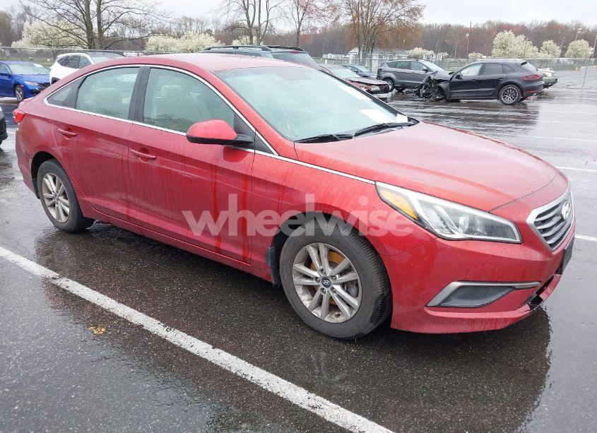 2016 Hyundai Sonata SE (VIN 5NPE24AF7GH391820) main photo