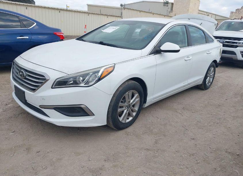 Photo 2 of 2016 Hyundai Sonata (VIN 5NPE24AF7GH404579)