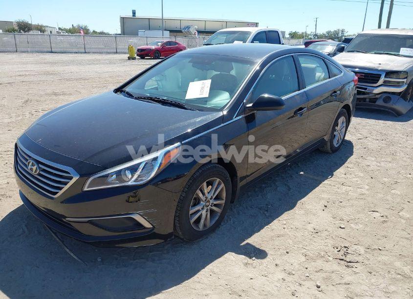 Photo 2 of 2016 Hyundai Sonata SE (VIN 5NPE24AF7GH408325)