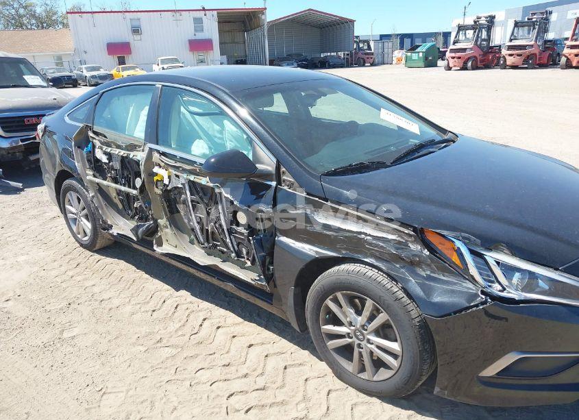 Photo 6 of 2016 Hyundai Sonata SE (VIN 5NPE24AF7GH408325)