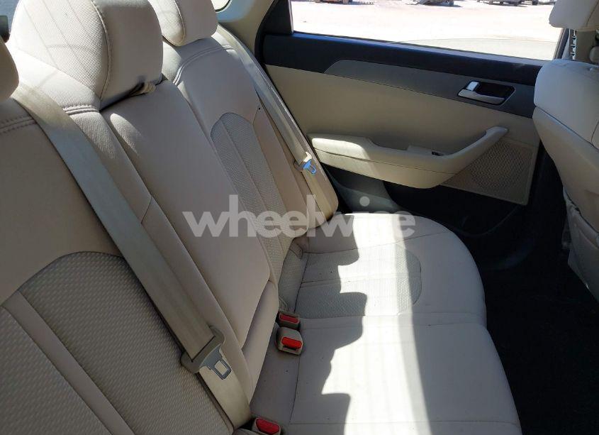 Photo 8 of 2016 Hyundai Sonata SE (VIN 5NPE24AF7GH408325)