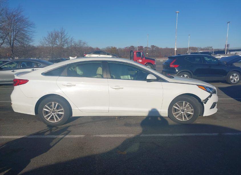 Photo 13 of 2016 Hyundai Sonata SE (VIN 5NPE24AF7GH430633)