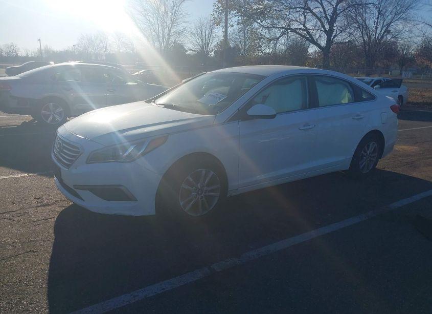 Photo 2 of 2016 Hyundai Sonata SE (VIN 5NPE24AF7GH430633)
