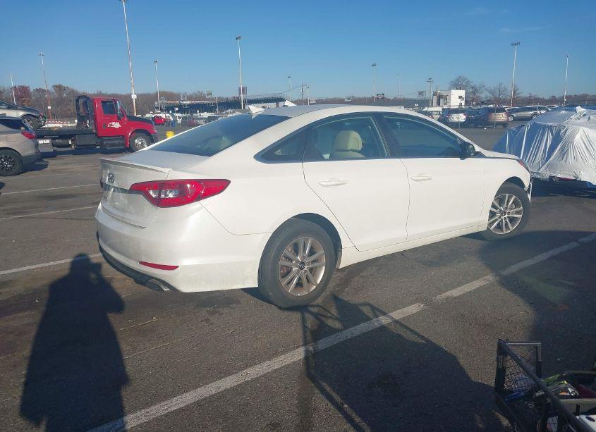 Photo 4 of 2016 Hyundai Sonata SE (VIN 5NPE24AF7GH430633)