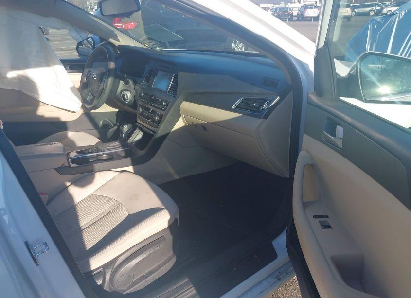 Photo 5 of 2016 Hyundai Sonata SE (VIN 5NPE24AF7GH430633)