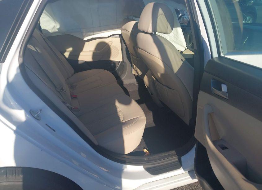 Photo 8 of 2016 Hyundai Sonata SE (VIN 5NPE24AF7GH430633)