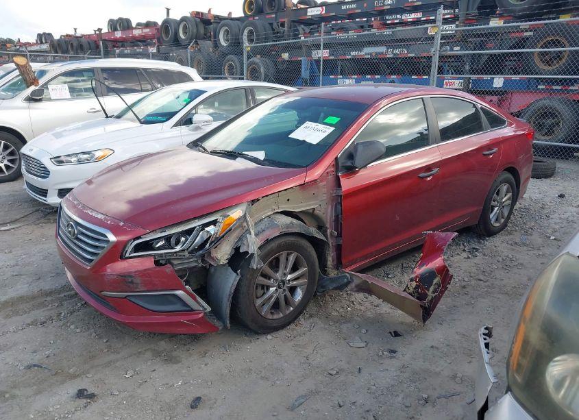 Photo 2 of 2016 Hyundai Sonata SE (VIN 5NPE24AF7GH431006)