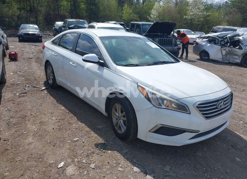 2017 Hyundai Sonata SE (VIN 5NPE24AF7HH502450) main photo