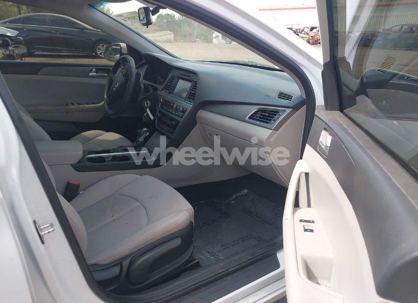 Photo 5 of 2017 Hyundai Sonata SE (VIN 5NPE24AF7HH502450)