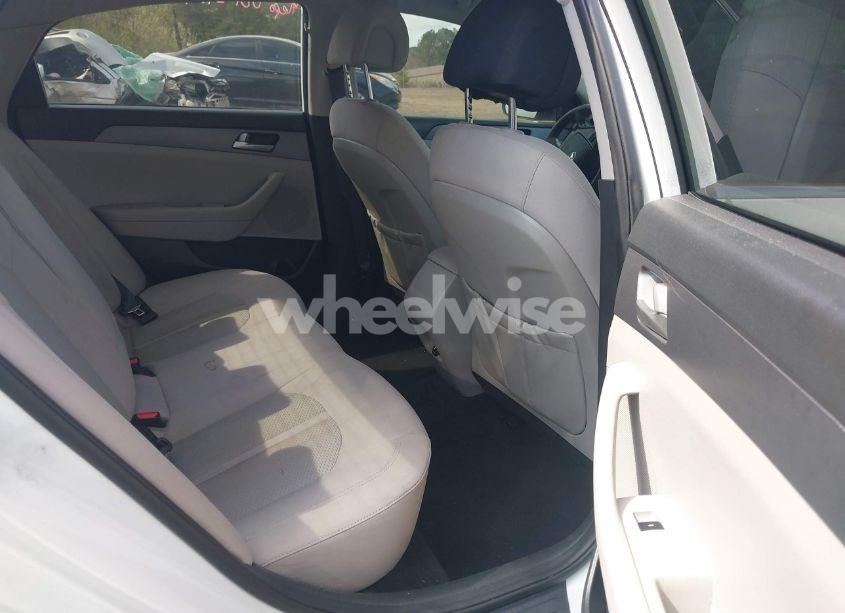 Photo 8 of 2017 Hyundai Sonata SE (VIN 5NPE24AF7HH502450)