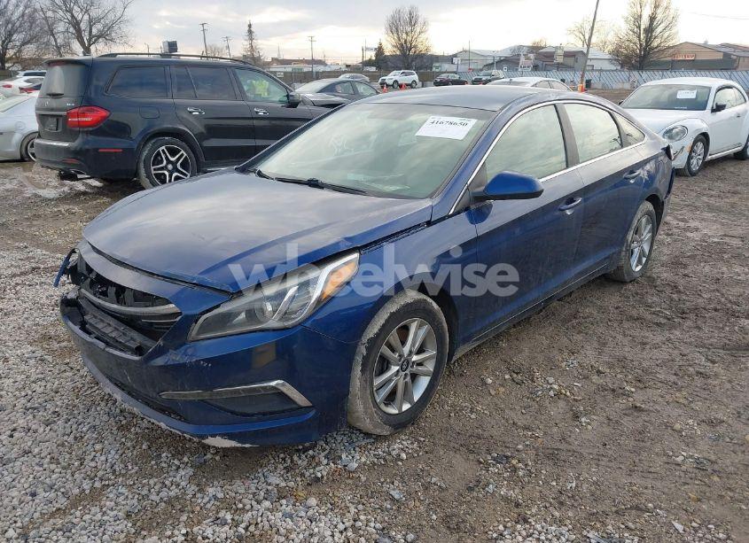 Photo 2 of 2017 Hyundai Sonata SE (VIN 5NPE24AF7HH509169)
