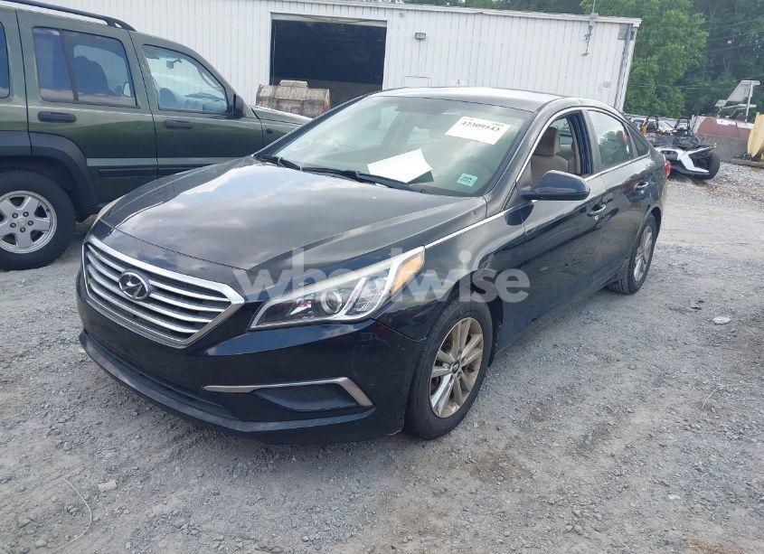 Photo 2 of 2017 Hyundai Sonata SE (VIN 5NPE24AF7HH510239)