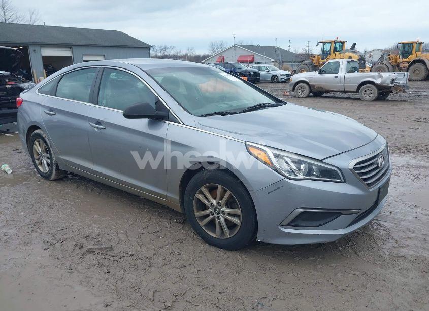 2017 Hyundai Sonata SE (VIN 5NPE24AF7HH524173) main photo
