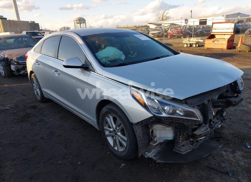 2017 Hyundai Sonata SE (VIN 5NPE24AF7HH547338) main photo