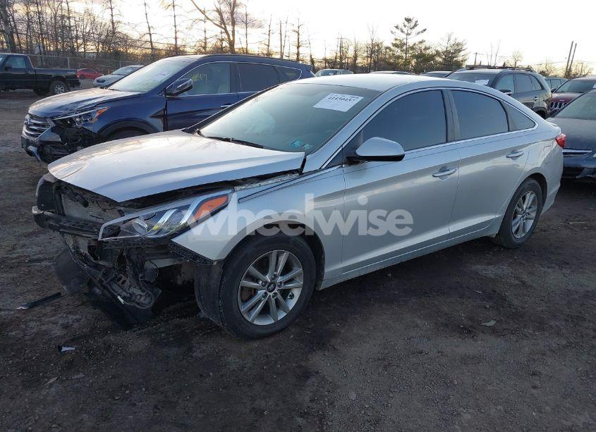 Photo 2 of 2017 Hyundai Sonata SE (VIN 5NPE24AF7HH547338)