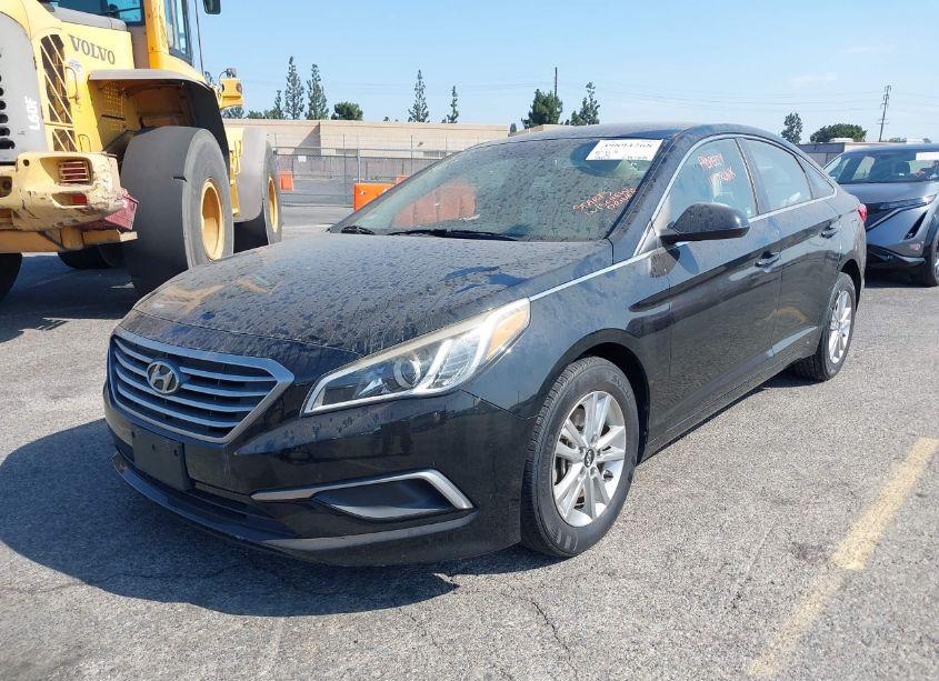 Photo 2 of 2017 Hyundai Sonata SE (VIN 5NPE24AF7HH556167)