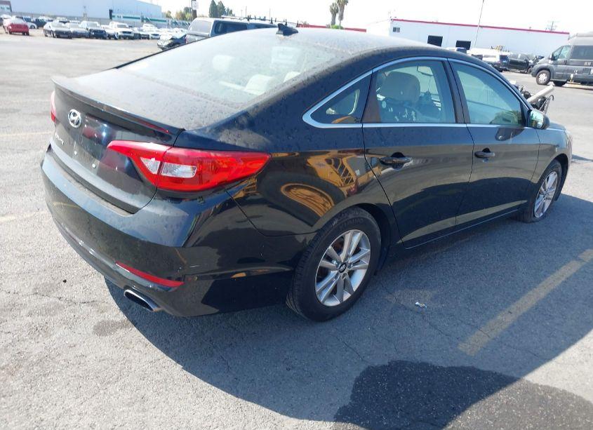 Photo 4 of 2017 Hyundai Sonata SE (VIN 5NPE24AF7HH556167)