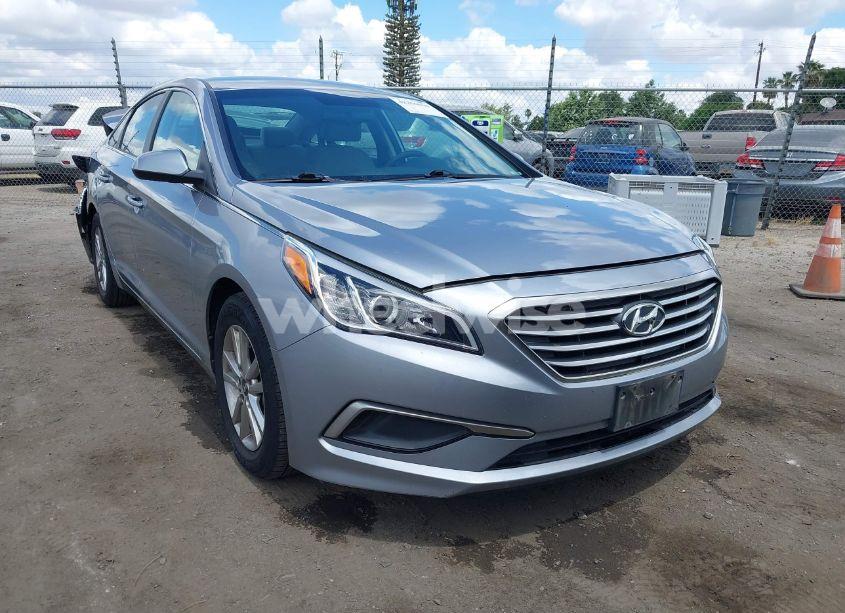 2017 Hyundai Sonata SE (VIN 5NPE24AF7HH562938) main photo