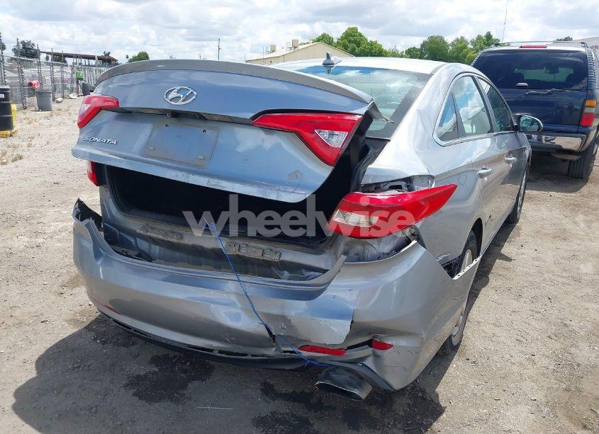 Photo 4 of 2017 Hyundai Sonata SE (VIN 5NPE24AF7HH562938)