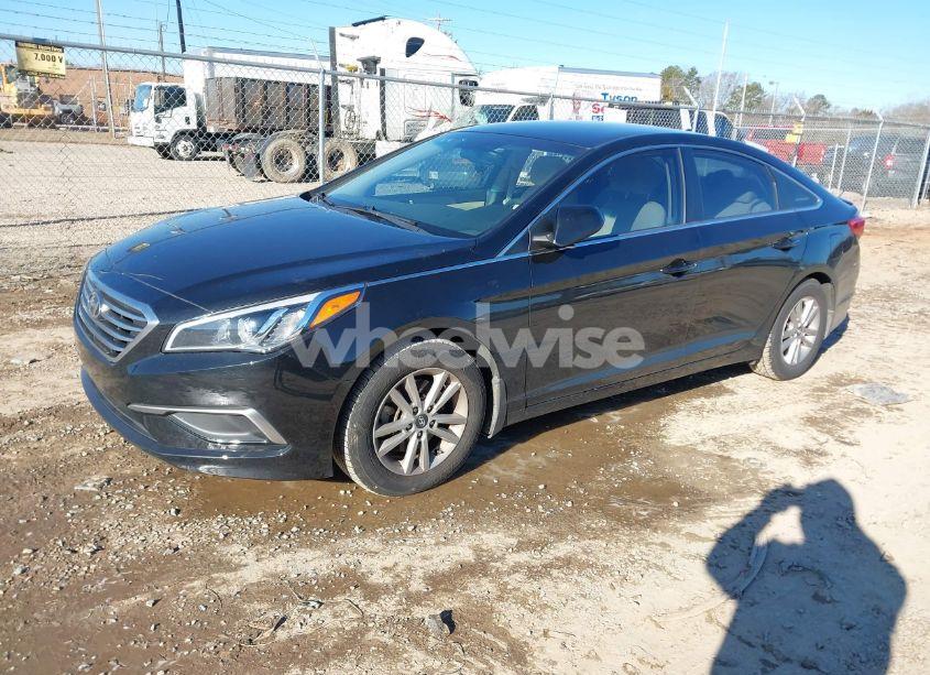 Photo 2 of 2017 Hyundai Sonata SE (VIN 5NPE24AF7HH563605)