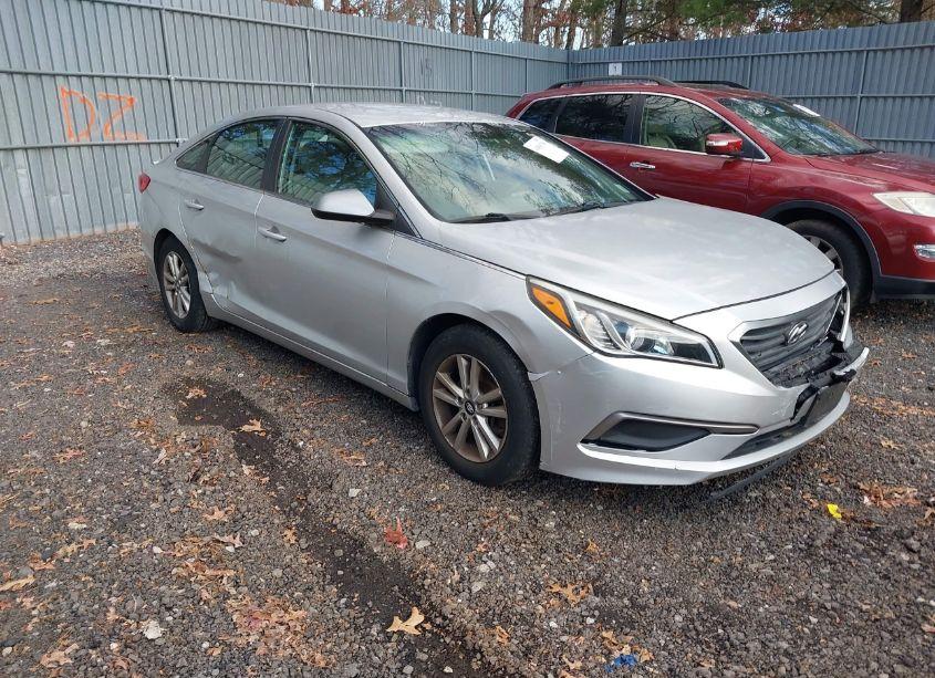2017 Hyundai Sonata (VIN 5NPE24AF7HH569257) main photo