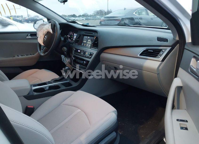 Photo 5 of 2017 Hyundai Sonata SE (VIN 5NPE24AF7HH594188)