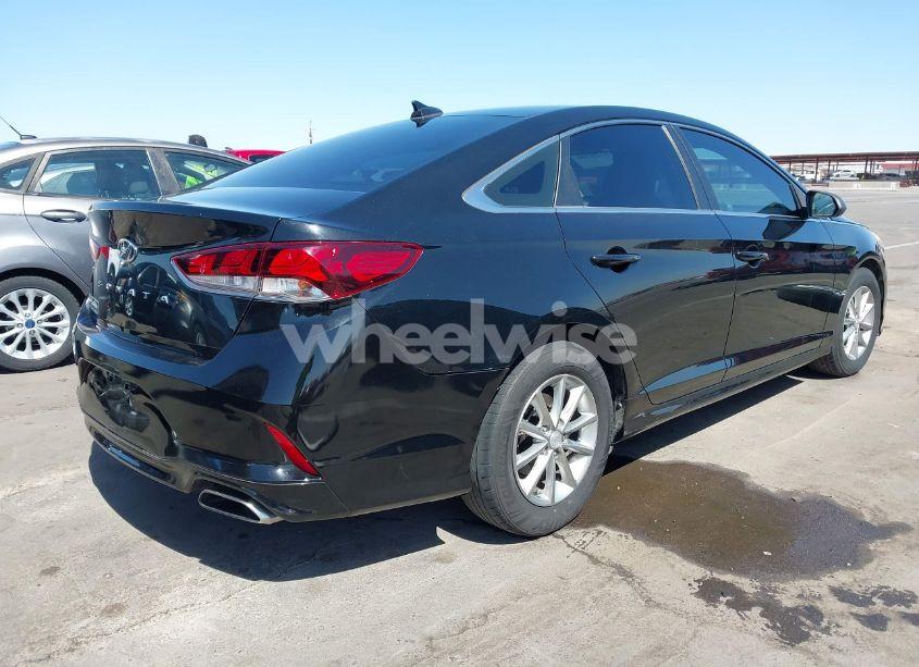 Photo 4 of 2018 Hyundai Sonata SE (VIN 5NPE24AF7JH620701)