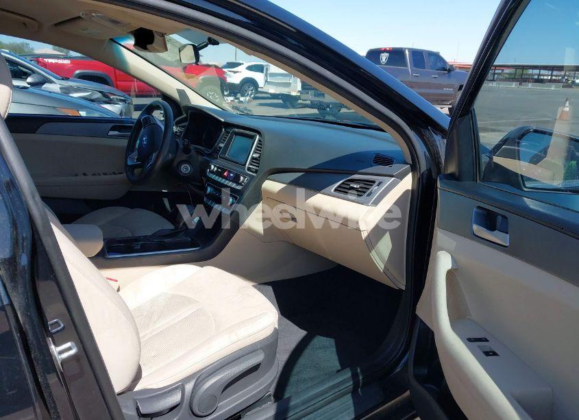 Photo 5 of 2018 Hyundai Sonata SE (VIN 5NPE24AF7JH620701)