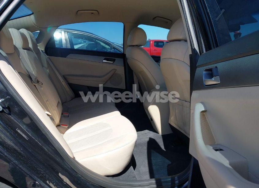 Photo 8 of 2018 Hyundai Sonata SE (VIN 5NPE24AF7JH620701)