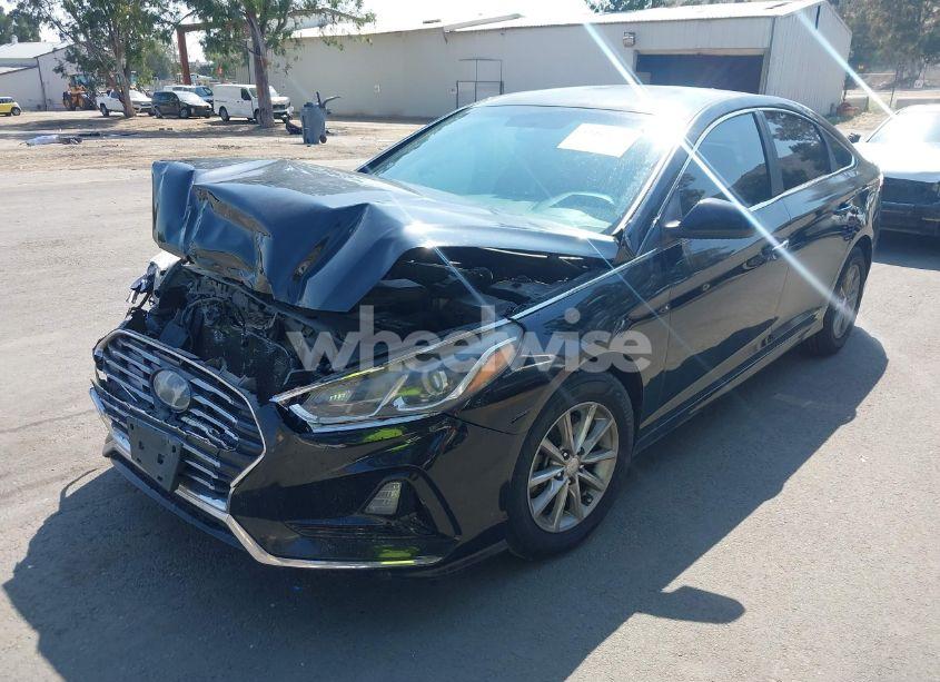 Photo 2 of 2018 Hyundai Sonata SE (VIN 5NPE24AF7JH634534)