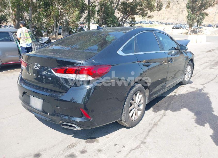Photo 4 of 2018 Hyundai Sonata SE (VIN 5NPE24AF7JH634534)