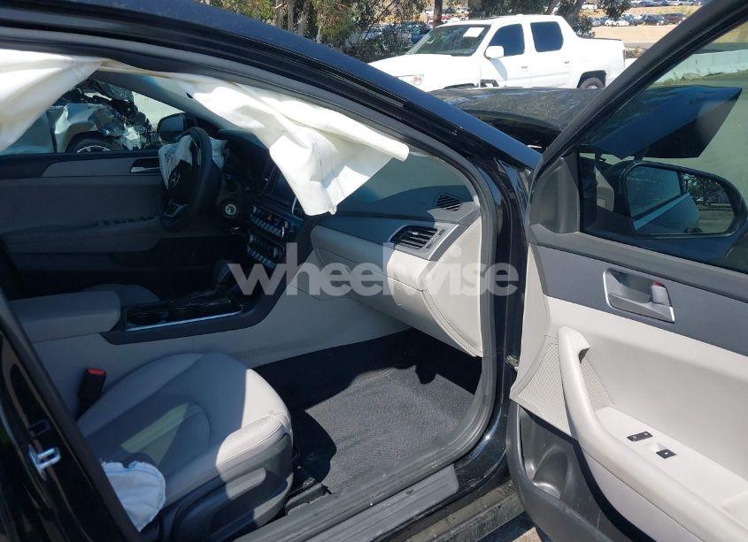 Photo 5 of 2018 Hyundai Sonata SE (VIN 5NPE24AF7JH634534)