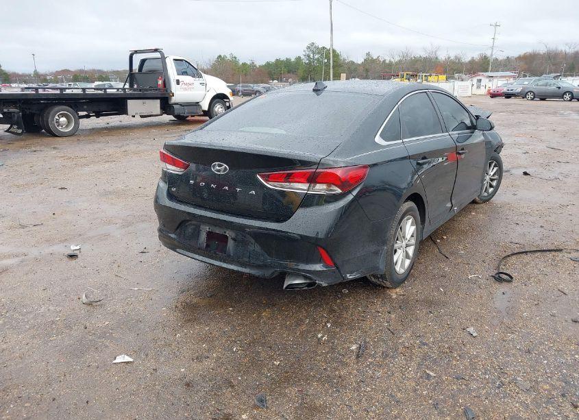 Photo 4 of 2018 Hyundai Sonata SE (VIN 5NPE24AF7JH647591)