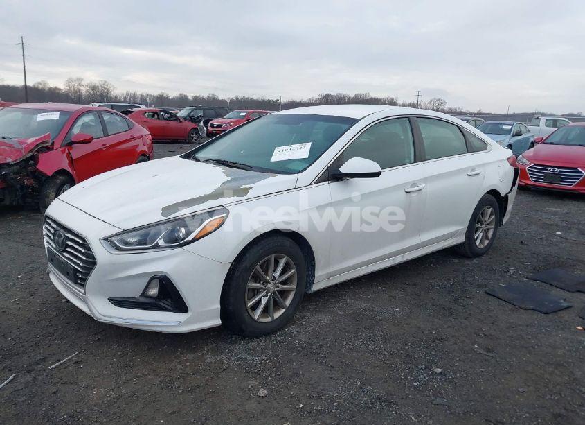 Photo 2 of 2018 Hyundai Sonata SE (VIN 5NPE24AF7JH652760)