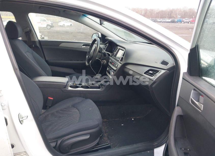 Photo 5 of 2018 Hyundai Sonata SE (VIN 5NPE24AF7JH652760)