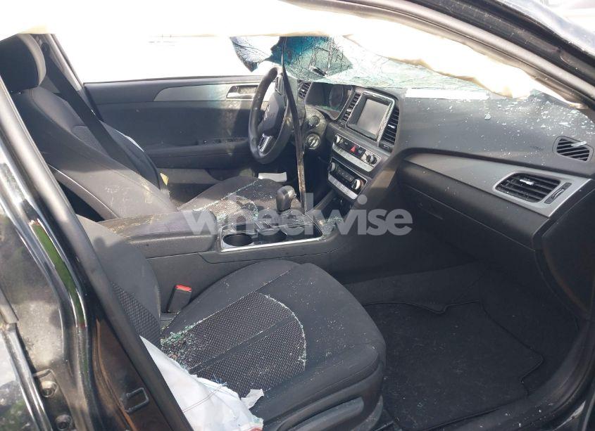 Photo 5 of 2018 Hyundai Sonata SE (VIN 5NPE24AF7JH658669)