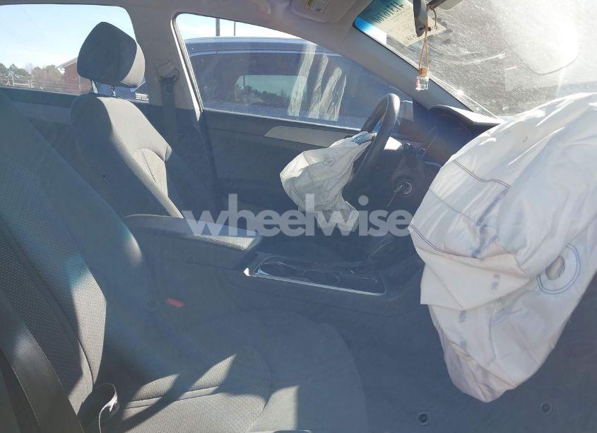 Photo 5 of 2018 Hyundai Sonata SE (VIN 5NPE24AF7JH667517)