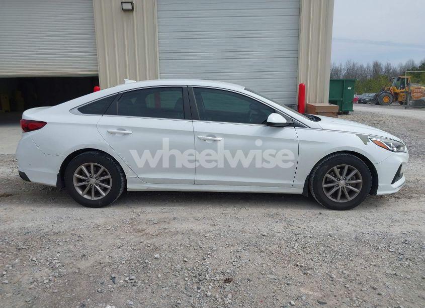 Photo 13 of 2018 Hyundai Sonata SE (VIN 5NPE24AF7JH676606)