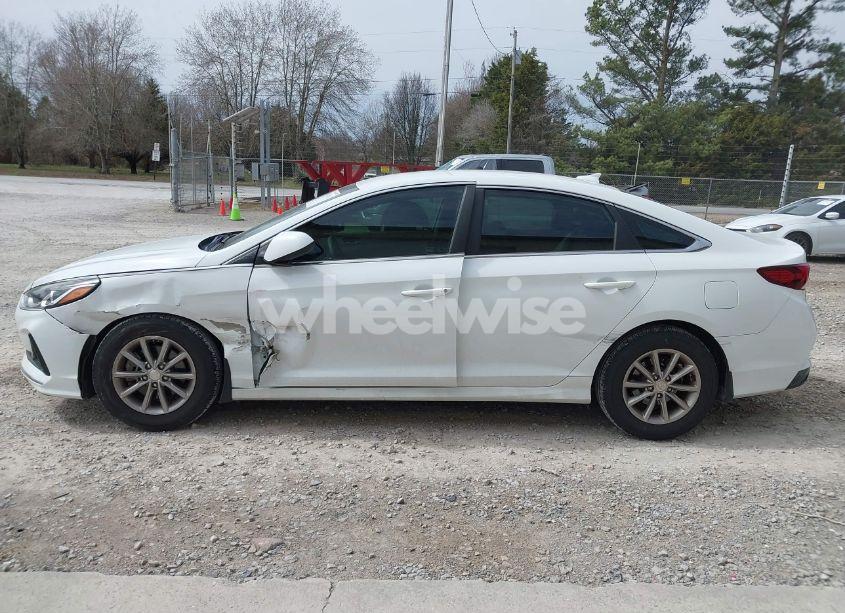 Photo 14 of 2018 Hyundai Sonata SE (VIN 5NPE24AF7JH676606)