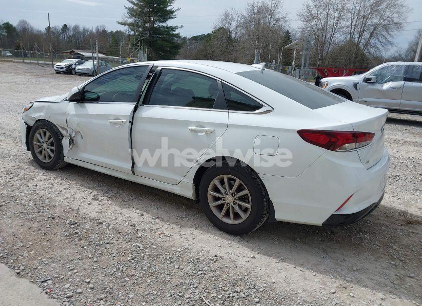 Photo 3 of 2018 Hyundai Sonata SE (VIN 5NPE24AF7JH676606)