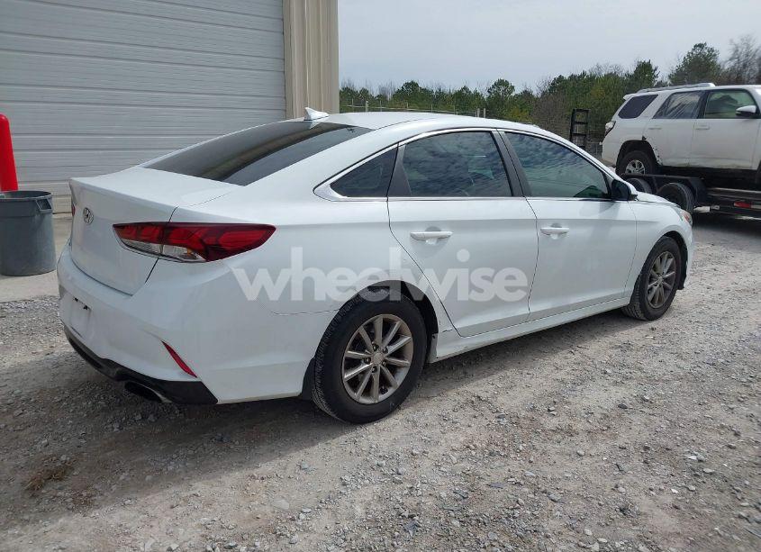 Photo 4 of 2018 Hyundai Sonata SE (VIN 5NPE24AF7JH676606)