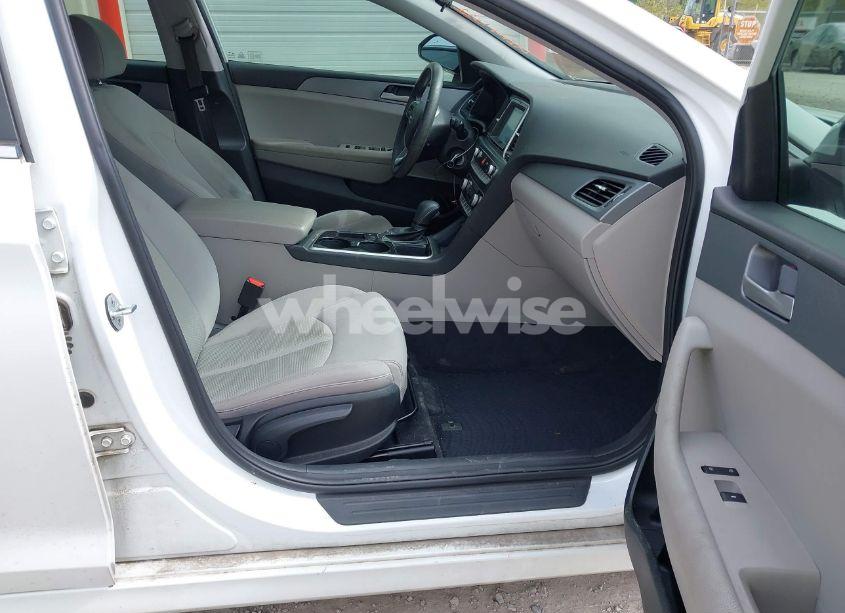 Photo 5 of 2018 Hyundai Sonata SE (VIN 5NPE24AF7JH676606)