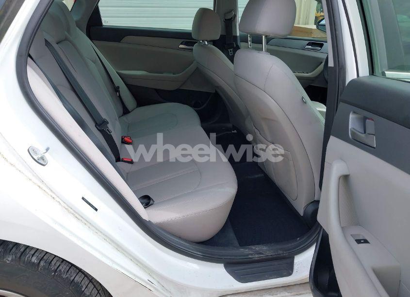 Photo 8 of 2018 Hyundai Sonata SE (VIN 5NPE24AF7JH676606)