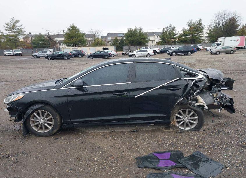 Photo 13 of 2018 Hyundai Sonata SE (VIN 5NPE24AF7JH676623)