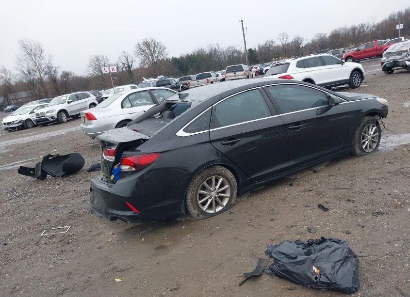 Photo 4 of 2018 Hyundai Sonata SE (VIN 5NPE24AF7JH676623)