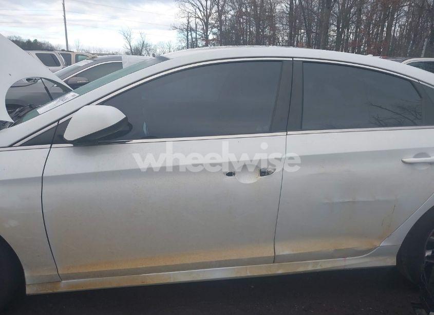 Photo 14 of 2018 Hyundai Sonata SE (VIN 5NPE24AF7JH679120)
