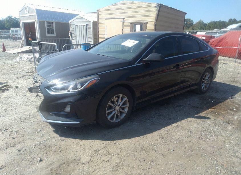 Photo 2 of 2018 Hyundai Sonata SE (VIN 5NPE24AF7JH683233)