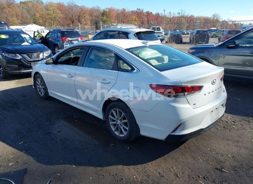 Photo 3 of 2018 Hyundai Sonata SE (VIN 5NPE24AF7JH683717)