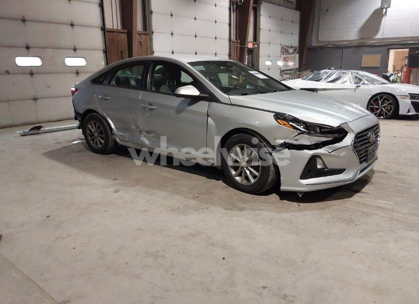 2018 Hyundai Sonata SE (VIN 5NPE24AF7JH689839) main photo